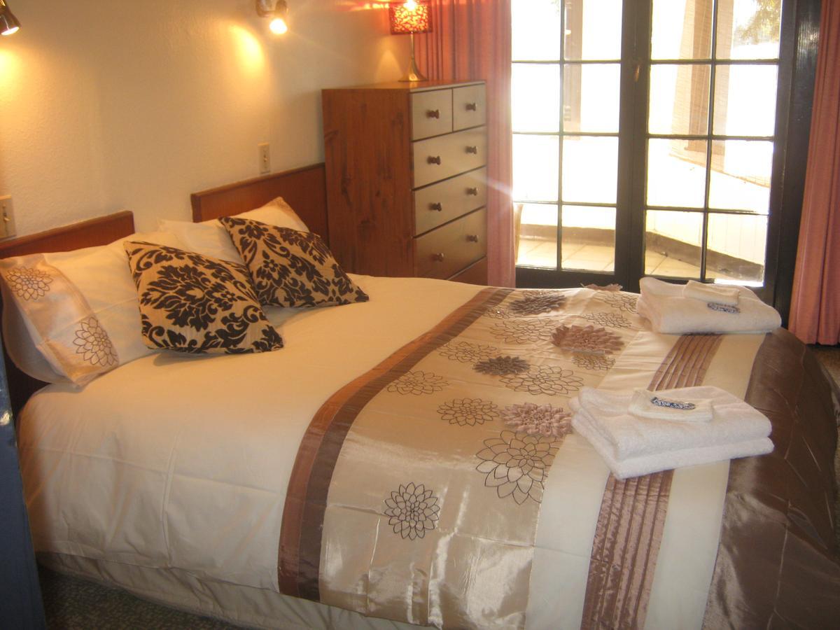 Tolaga Bay Inn Экстерьер фото
